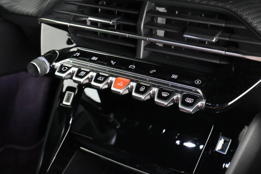 Peugeot e-208 – foto 29
