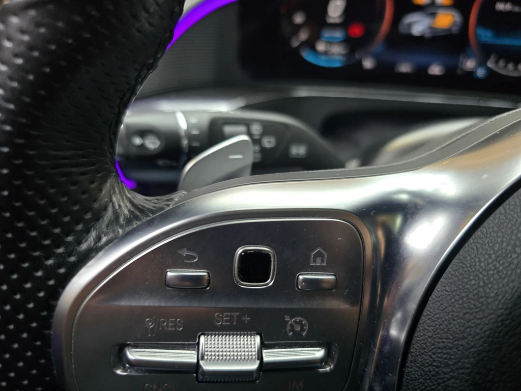 Mercedes-Benz EQC – foto 17
