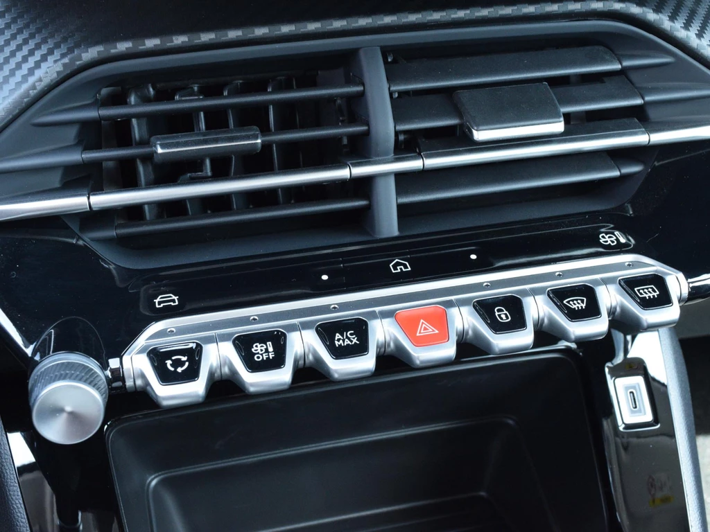 Peugeot 208 – foto 14