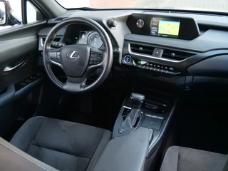 Lexus UX – thumbnail 9