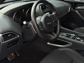 Jaguar F-PACE – thumbnail 28