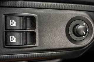 Iveco 35S18 | 3.0L 180PK | Automaat | NW MODEL | 3.5T Trekgewicht | Camera | Carplay | Climate – thumbnail 27