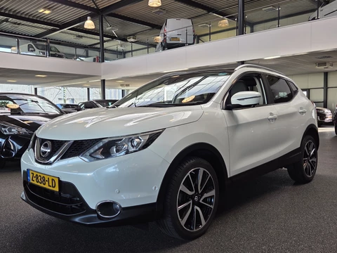 Nissan QASHQAI 1.2 Tekna / Elektrische Stoelen / 360 Camera /