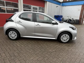 Toyota Yaris – thumbnail 9