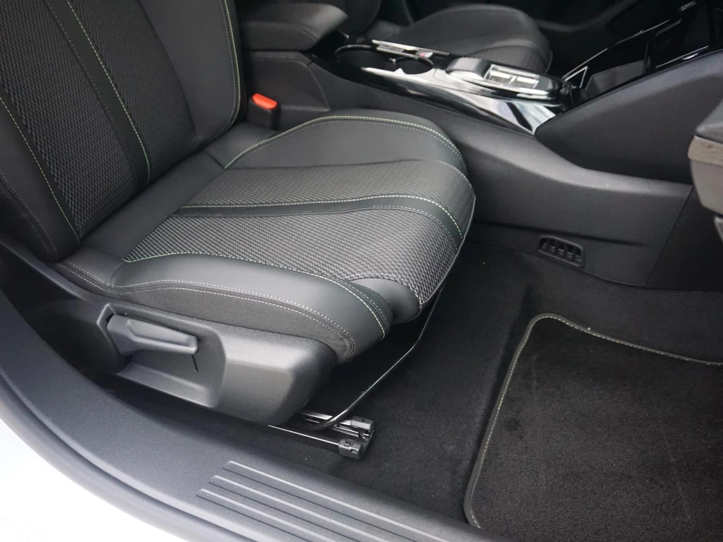 Peugeot e-2008 – foto 29