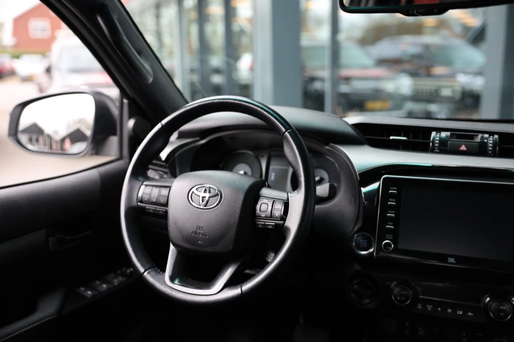 Toyota Hilux – foto 12