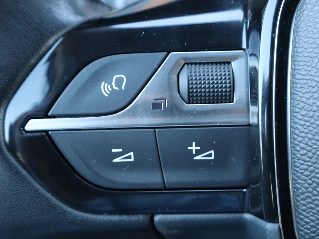 Peugeot 208 – foto 13