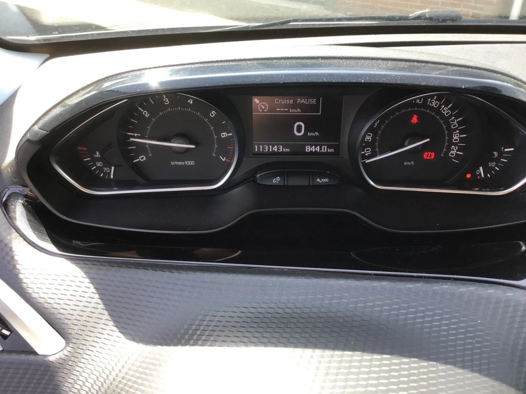 Peugeot 208 – foto 11