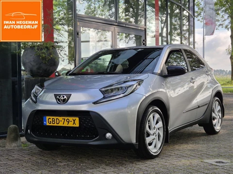 Toyota Aygo X 1.0 VVT-i MT first | Climate Control | Navigatie via Apple Carplay | Stoelverwarming | Parkeercamera | Cruise Control