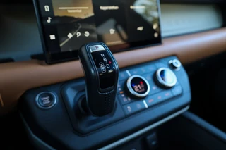 Land Rover Defender – thumbnail 41