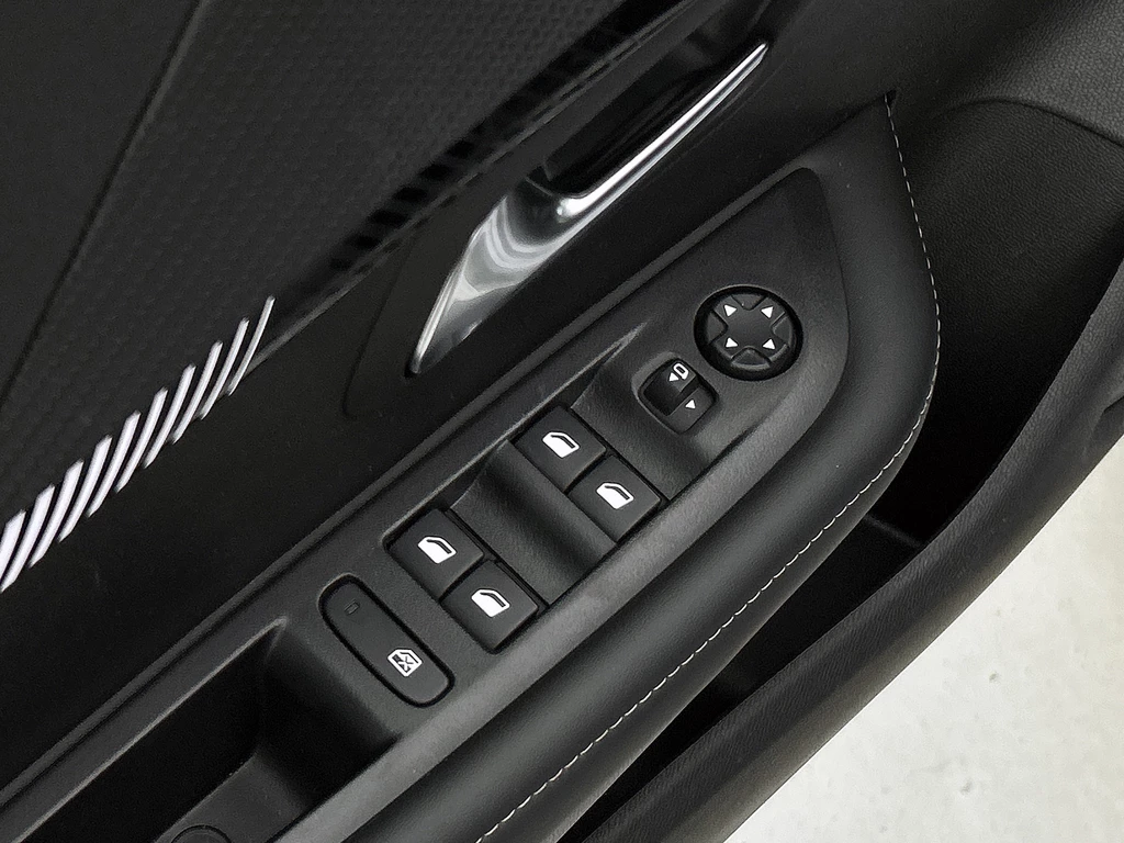 Peugeot 208 – foto 28