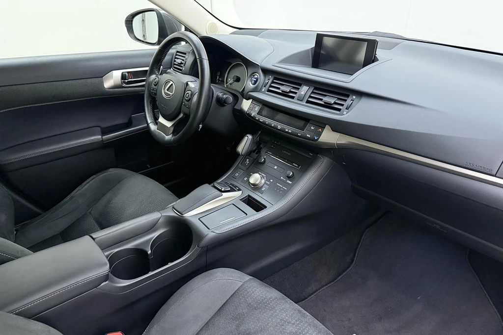 Lexus CT – foto 9