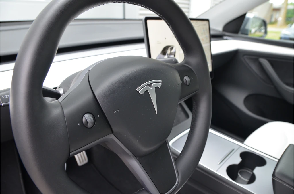 Tesla Model Y – foto 15
