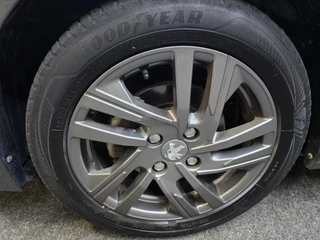 Peugeot 208 – thumbnail 8
