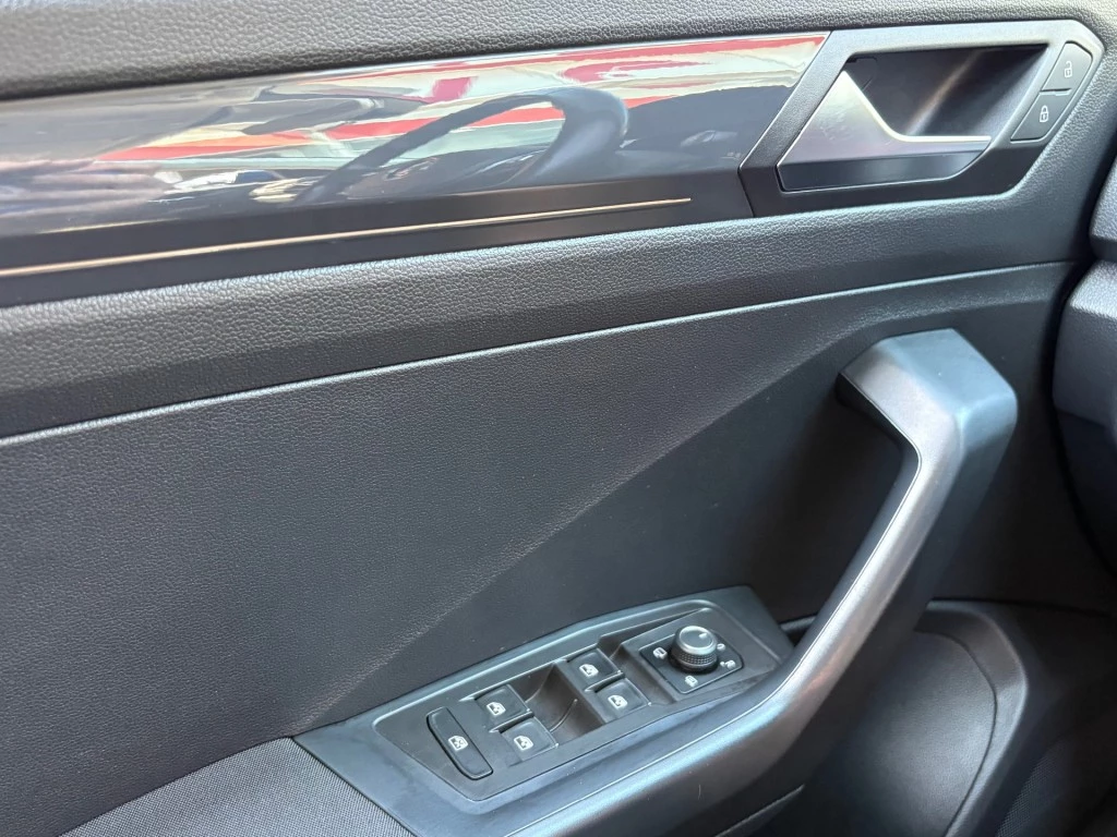 Volkswagen T-Roc – foto 18