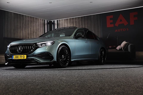 Mercedes-Benz E-klasse 300 e AMG 53 Look / HYPERSCREEN / Massage / Burmester 4D / Head Up / 360 Camera / Acc / Open Pano / 20 Inch