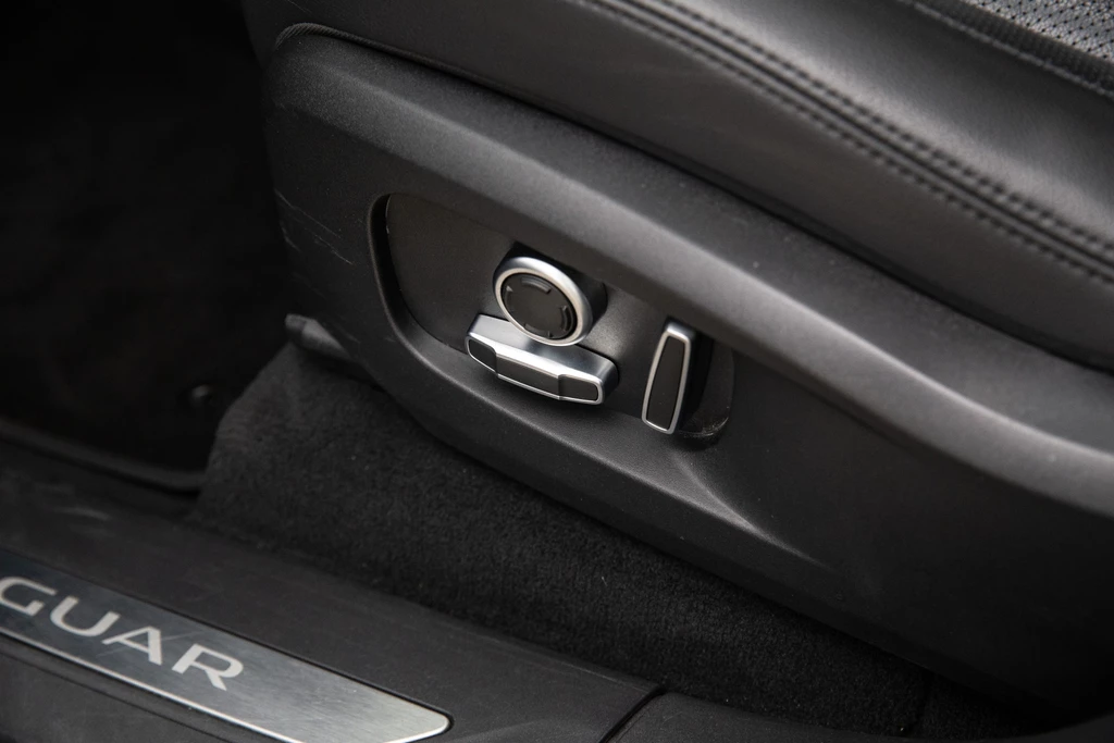 Jaguar F-PACE – foto 25