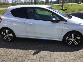 Peugeot 208 – thumbnail 5