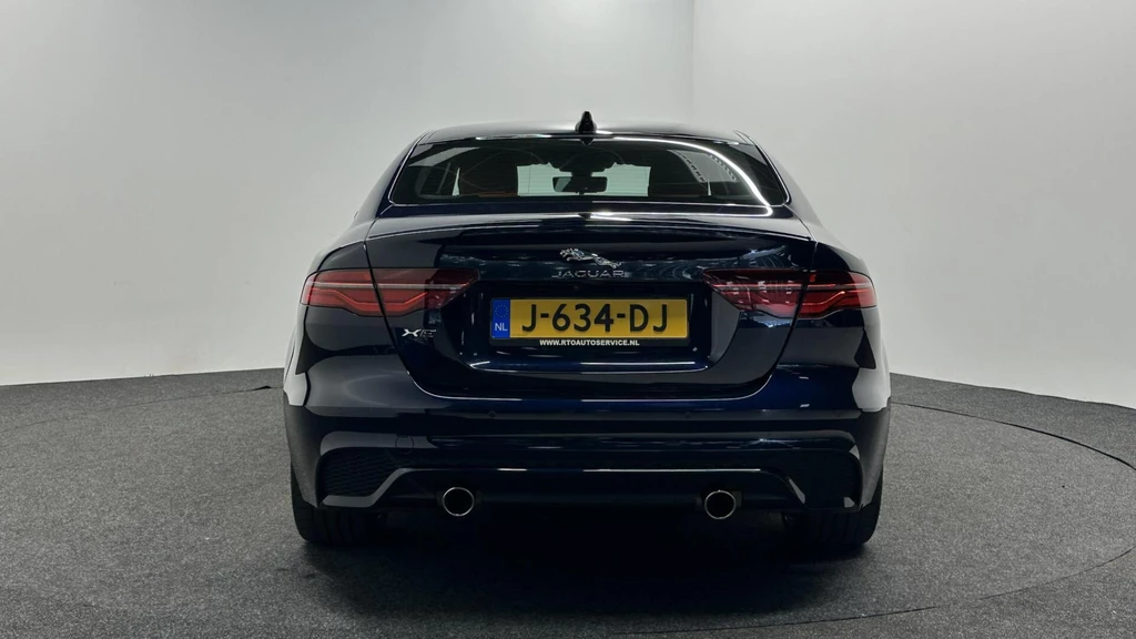 Jaguar XE – foto 4