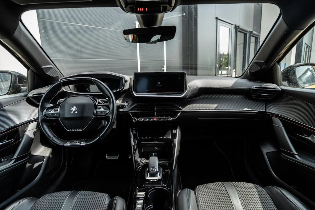 Peugeot 208 – foto 9