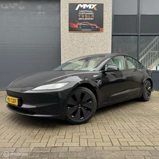 Tesla Model 3 – thumbnail 1