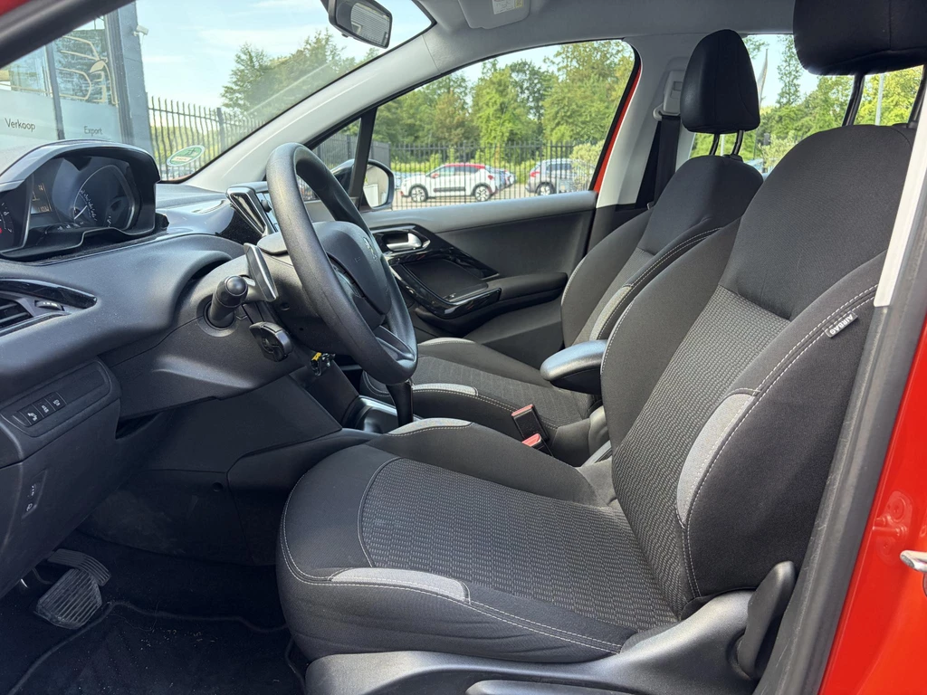 Peugeot 208 – foto 8