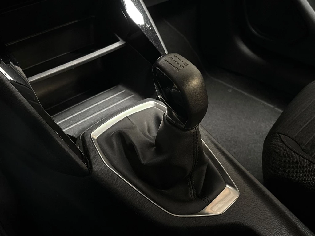 Peugeot 208 – foto 8