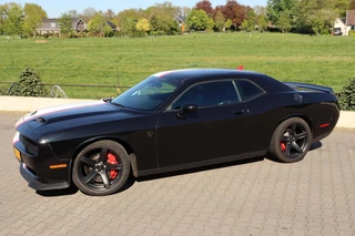 Dodge Challenger – thumbnail 2