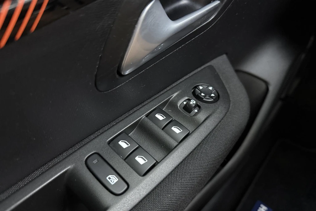 Peugeot 208 – foto 15