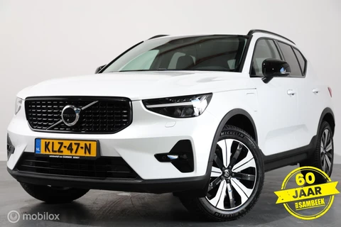 Volvo XC40 1.5 T4 Plug-in hybrid Plus Dark - Stoel/Stuurverwarming - 360 Camera - Carplay