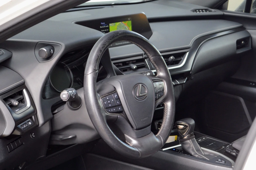 Lexus UX – foto 9