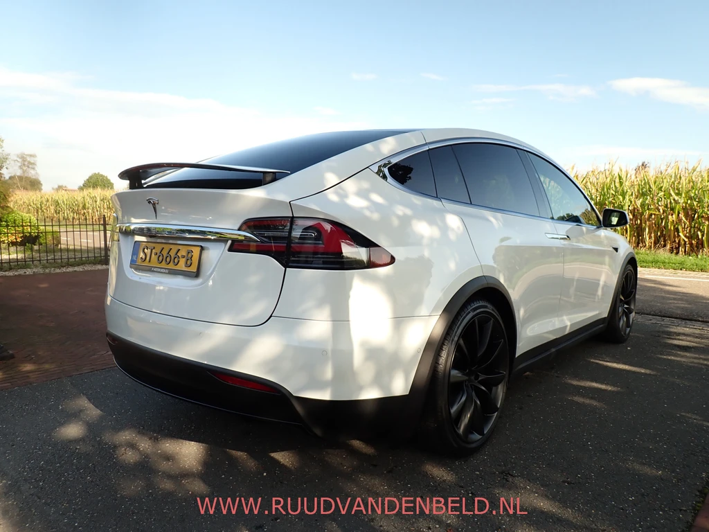 Tesla Model X – foto 6