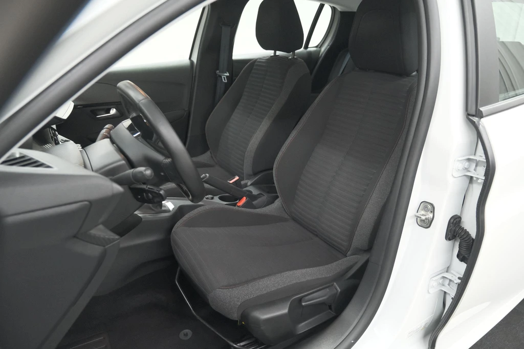 Peugeot 208 – foto 24