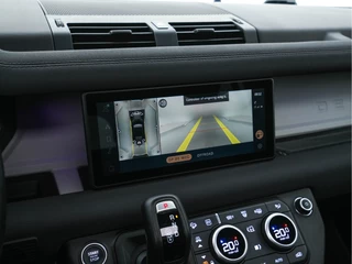 Land Rover Defender – thumbnail 16