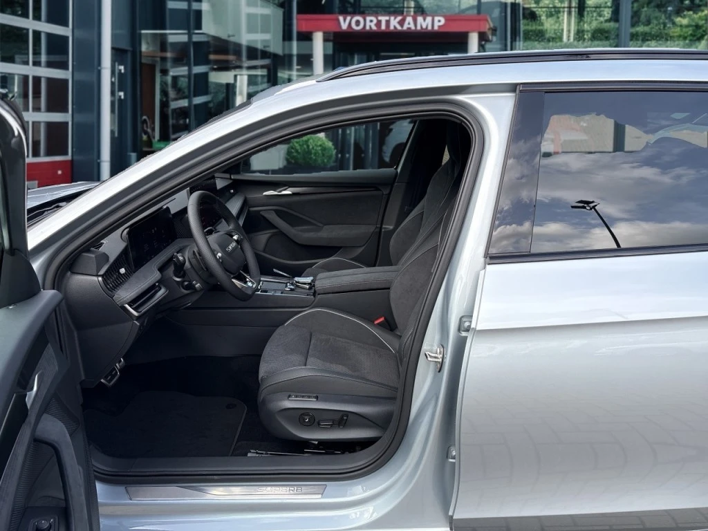 Škoda Superb – foto 11