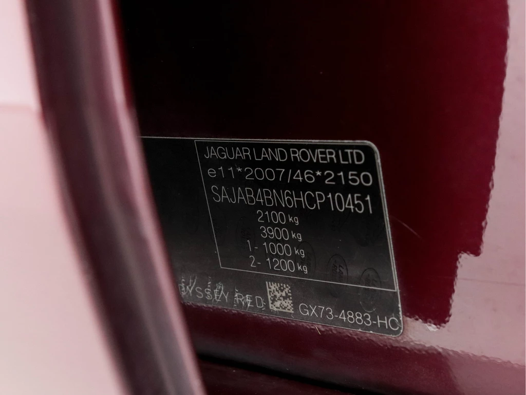 Jaguar XE – foto 28