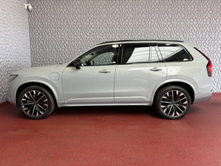 Volvo XC90 – thumbnail 2