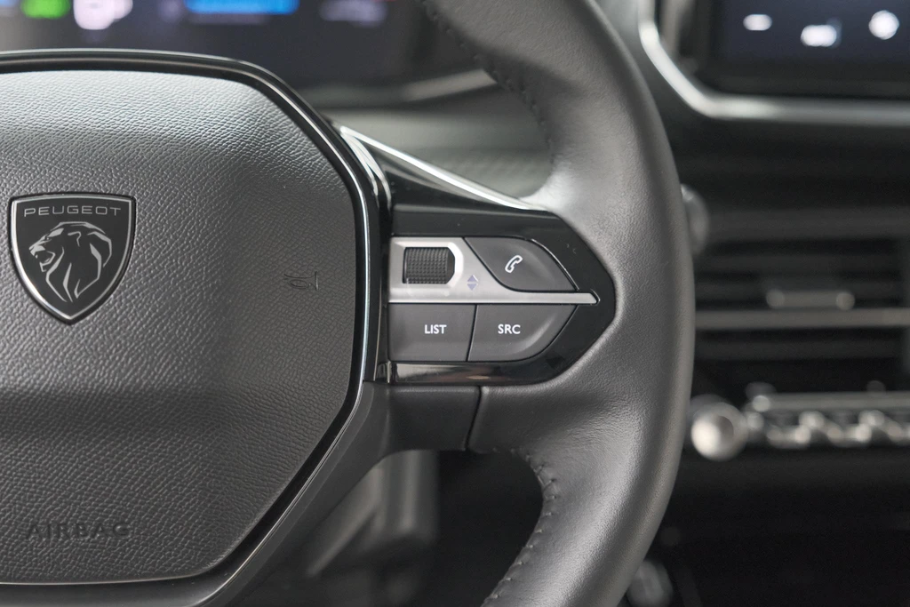 Peugeot e-208 – foto 40