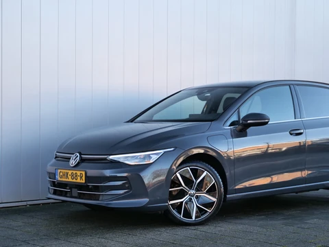 Volkswagen Golf 1.5 eHybrid 50 Edition 204 Pk Automaat DEMO JAAP
