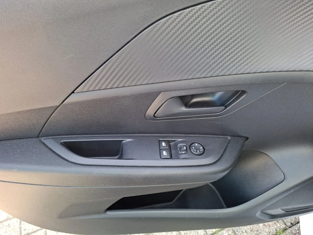 Peugeot 208 – foto 12