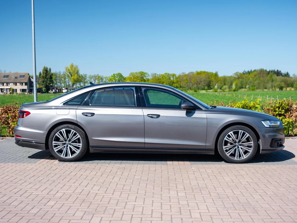 Audi A8 – foto 12