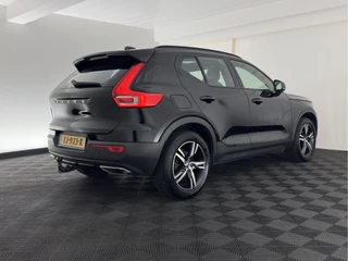 Volvo XC40 – thumbnail 4