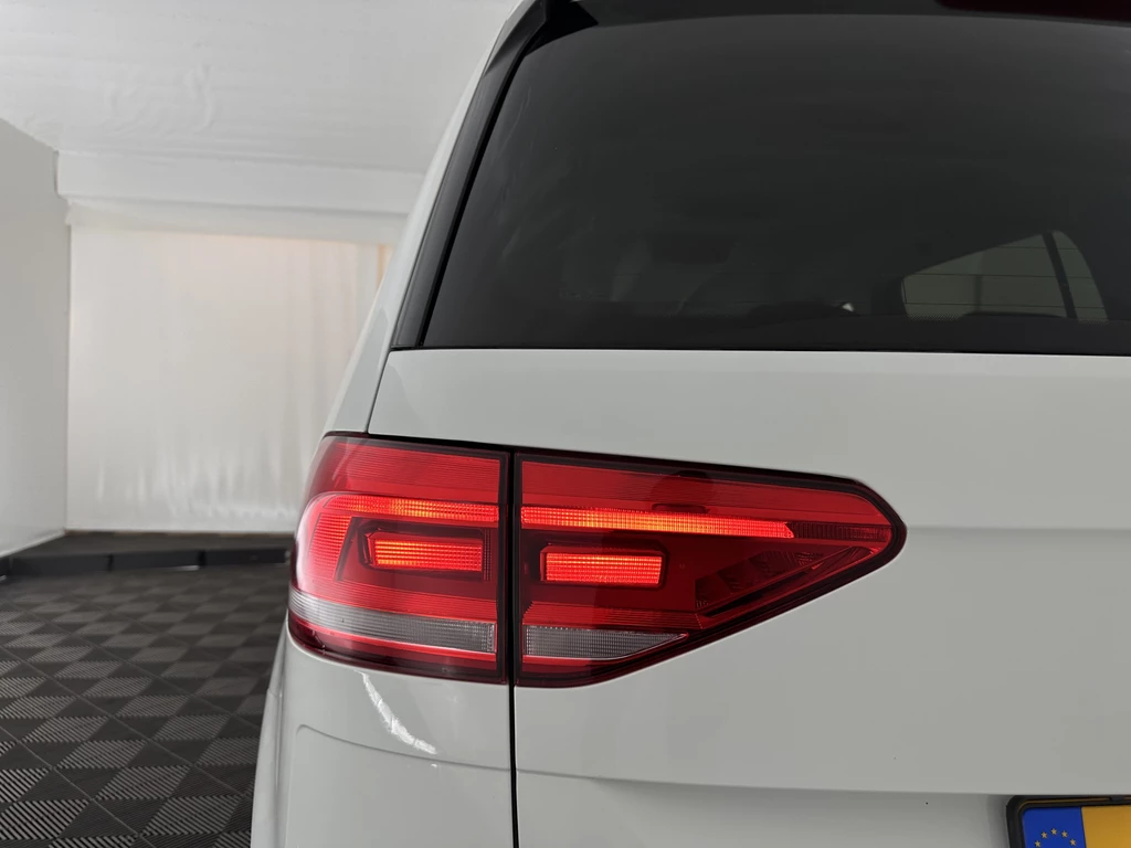 Volkswagen Touran – foto 23