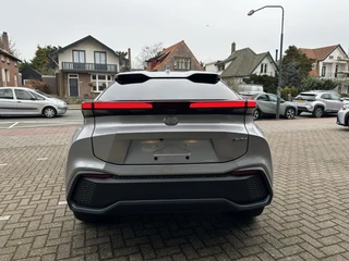 Toyota C-HR – thumbnail 6