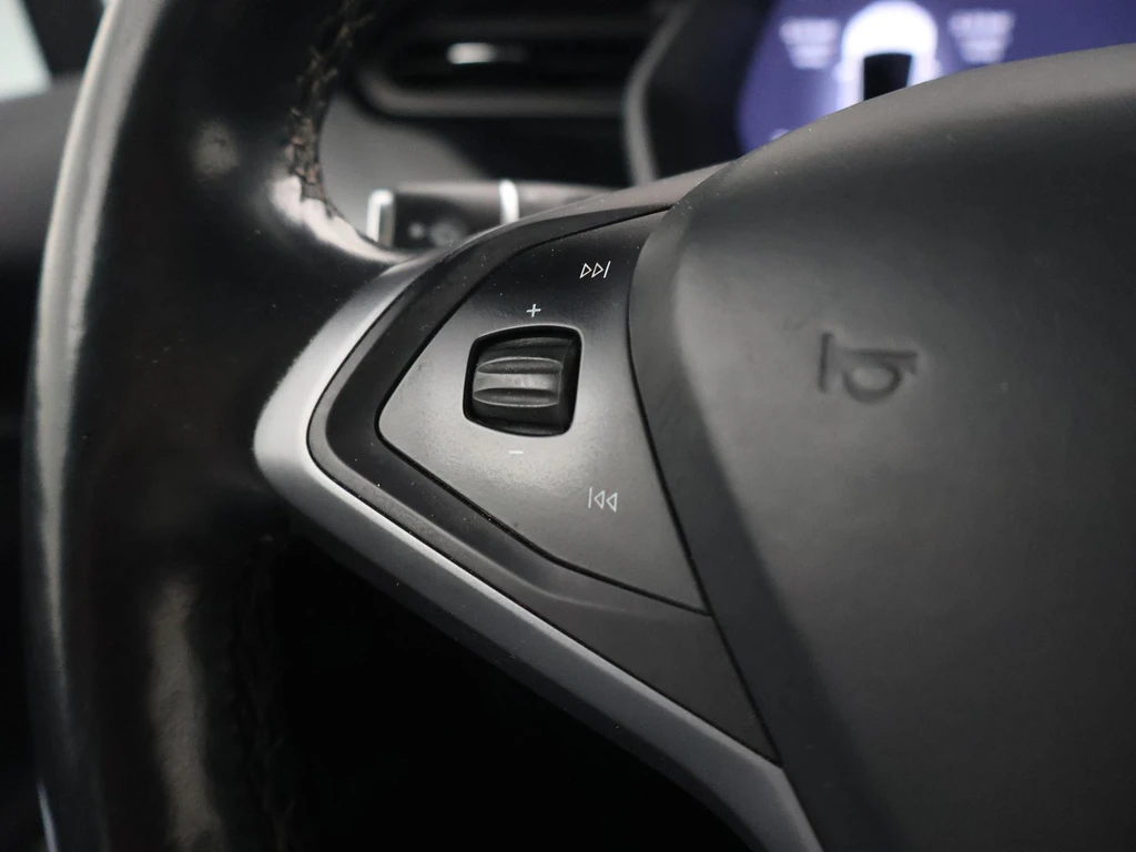 Tesla Model X – foto 29