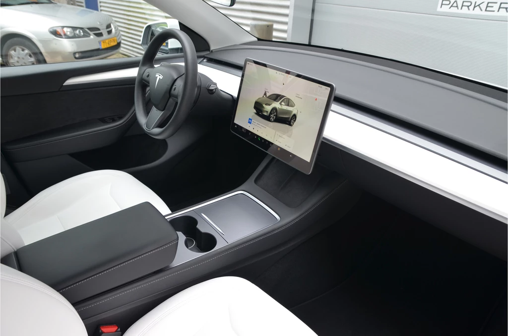 Tesla Model Y – foto 11