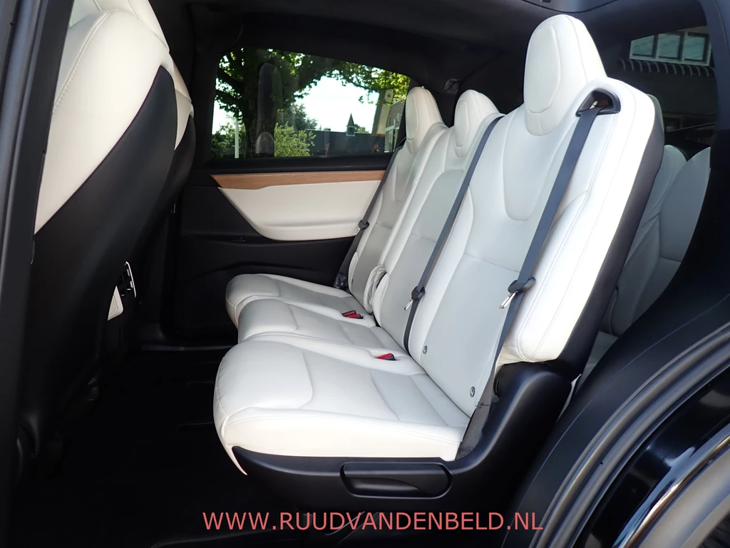 Tesla Model X – foto 14