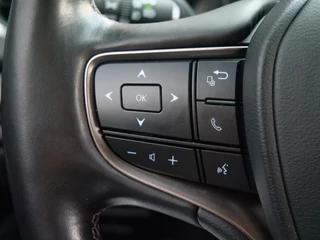 Lexus UX – thumbnail 30