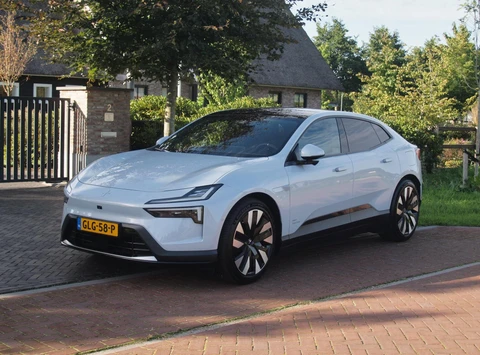Polestar 4 Long Range Single motor 100 kWh | NL-Auto | Panoramadak | WLPT actieradius: 620 KM | 360 Camera | Sfeerverlichting |