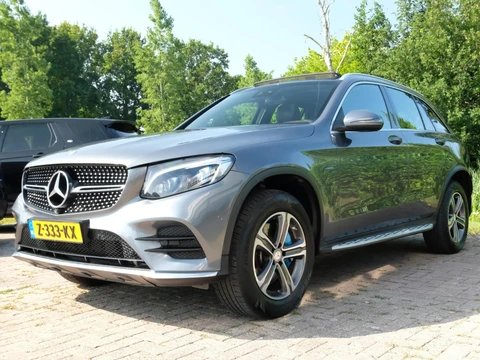 Mercedes-Benz GLC-klasse 350e 4MATIC Prestige | 320 PK | Panoramadak | Stoelverwarming | Climate Control | Bluetooth Telefoonverbinding + Audio | Navigatie | Elektrische Achterklep | LED |